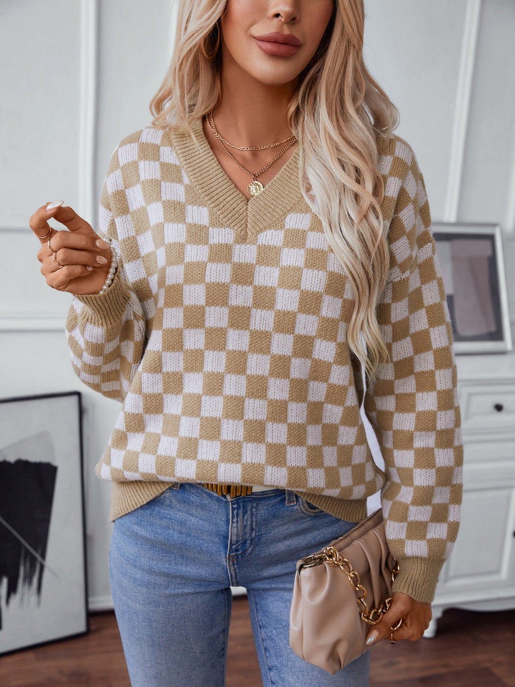 Mariana® | Checked sweater with a V-neck and dropped shoulders